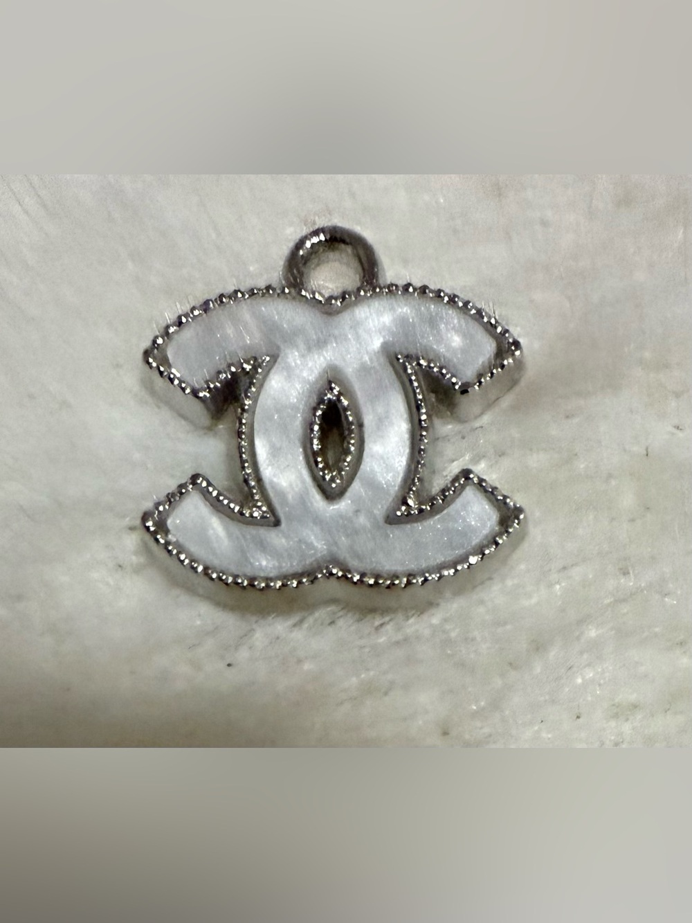 Fashion Pendant/Charm Accessory in White Silvertone